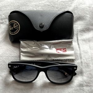 Ray Ban Wayfarer black polarized with Blue-grey lens